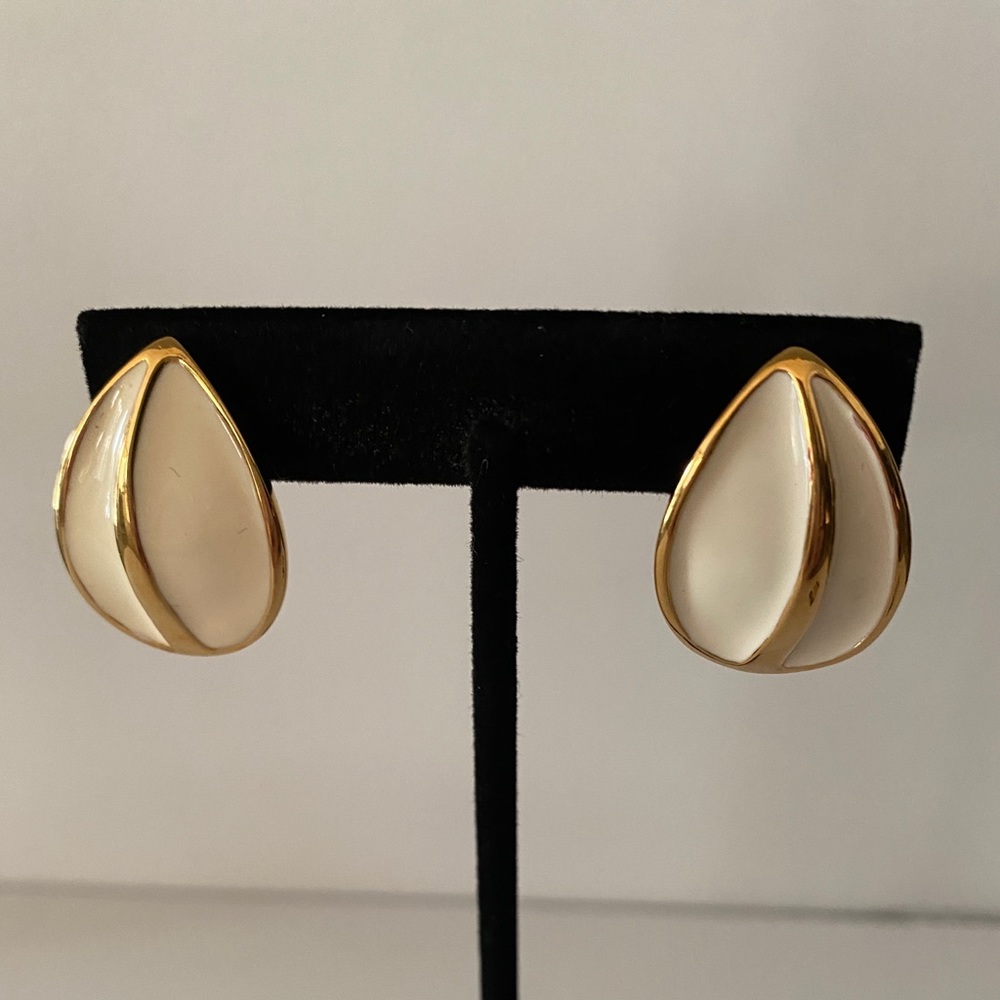 Vtg Napier Clip Earrings